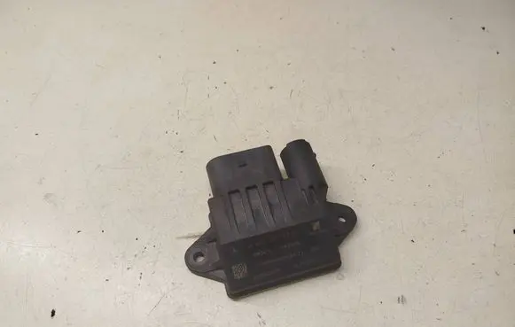 Mercedes-Benz E W212 Glow plug pre-heat relay A6429007701