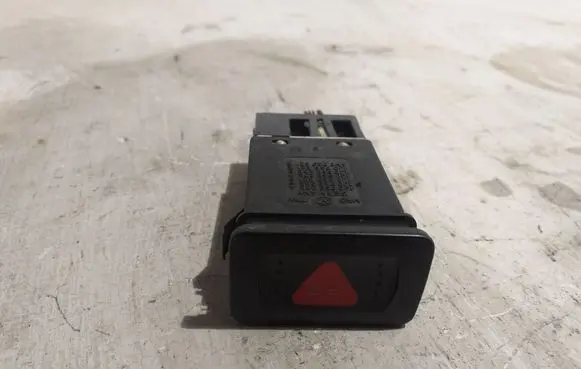 Volkswagen Golf IV Hazard light switch 1J0953235A 6N0959621B