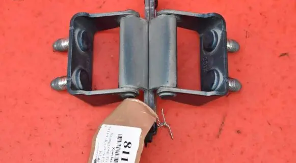 Tailgate/trunk/boot hinge