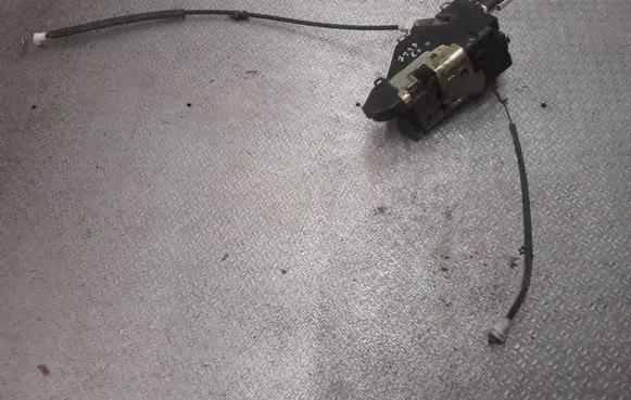Peugeot 407 Front door lock