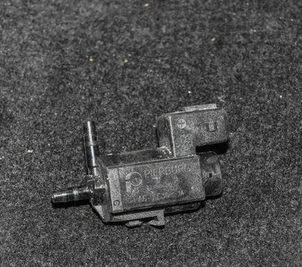 BMW 1 E81 E87 Turbo solenoid valve 7810831