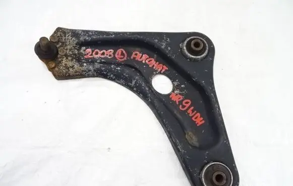 Peugeot 2008 I Front control arm