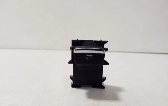 Subaru Impreza VI Electric window control switch 83071CC200