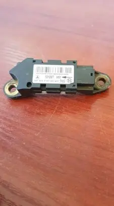 Mercedes-Benz C W203 Airbag deployment crash/impact sensor 0018209126 103096002