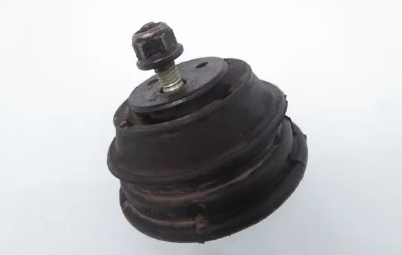 BMW 5 E39 Engine mount vacuum valve 1097267