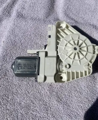 Audi A1 Rear door window regulator motor 8K0959812A