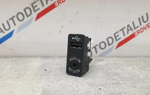 BMW 4 F32 F33 USB socket connector 9229246 84109229246