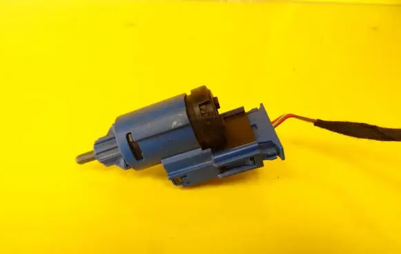 Volkswagen Touran I Clutch pedal sensor 1J0927189E