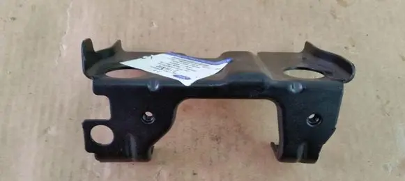 Ford Fiesta Fender mounting bracket 2119010