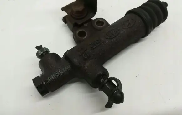 KIA Rio Clutch slave cylinder 