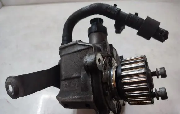 Volkswagen PASSAT CC Fuel injection high pressure pump 03L130755L