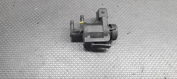 Volkswagen PASSAT B5 Valve vacuum 1H0906283