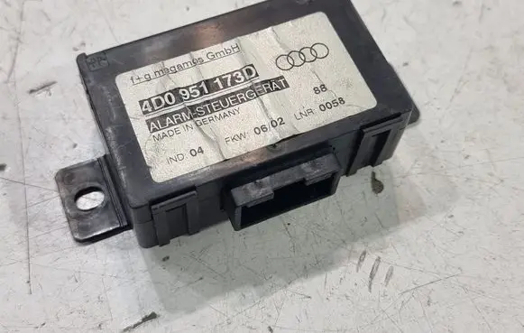 Audi A6 S6 C5 4B Alarm control unit/module 4D0951173D