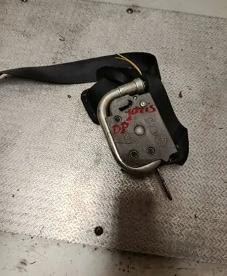 Toyota Yaris Front seatbelt