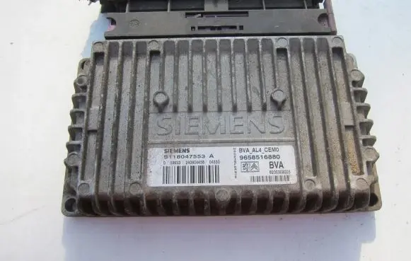 Citroen Xsara Picasso Engine control unit/module S118047553A 9658516880