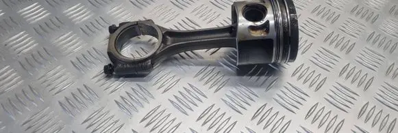 Volkswagen PASSAT B5.5 Piston with connecting rod 038JV400