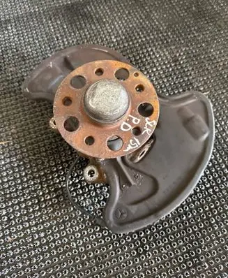 Mercedes-Benz SLK R172 Front wheel hub 