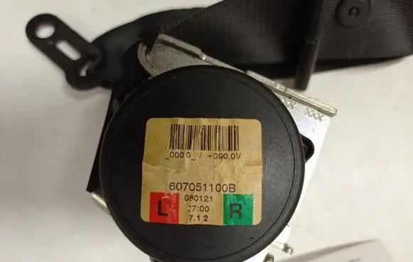 BMW 1 E81 E87 Rear seatbelt 607051100B