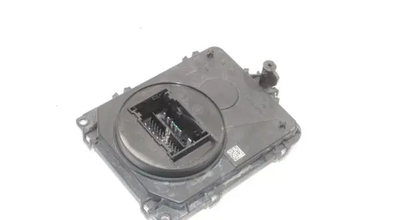 Volkswagen Golf VII LED ballast control module 8V0907399D