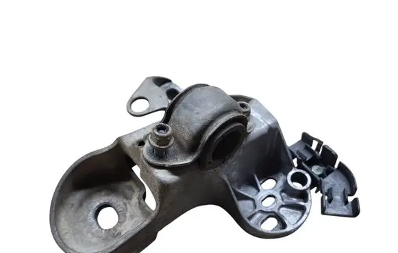 Audi A6 S6 C5 4B Engine mounting bracket 4B0199352B