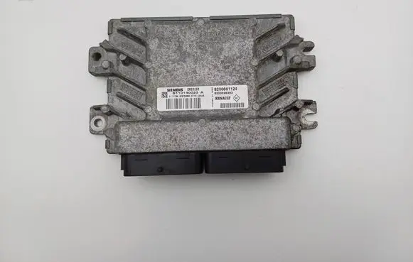 Dacia Logan I Engine control unit/module S110140023A 8200661124
