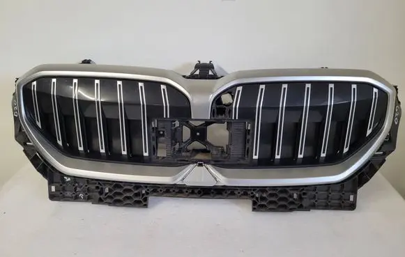 BMW 5 G60 G61 Front grill 5A09B52