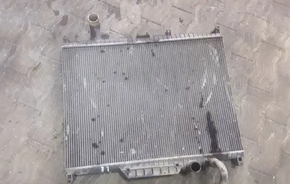 Land Rover Discovery 3 - LR3 Coolant radiator AH328005BA