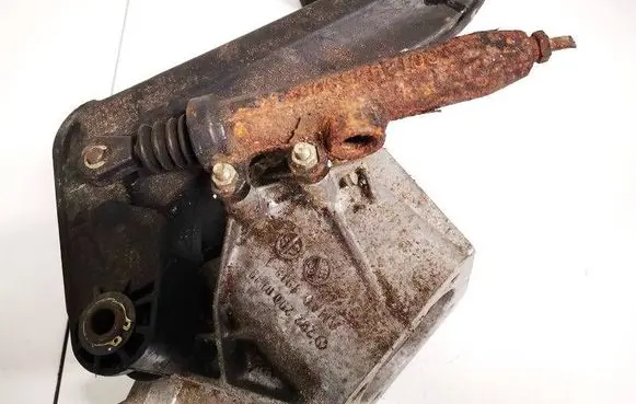 Mercedes-Benz E W124 Clutch master cylinder 0012956806