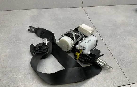 Volkswagen Golf Sportsvan Front seatbelt 34172626B