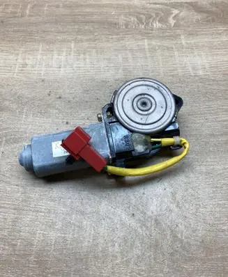 Chrysler Cirrus Rear door window regulator motor 4814118 051054A AY0621007182