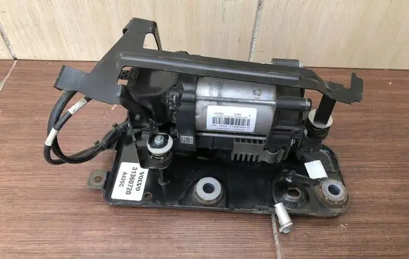 Volvo XC90 Air suspension compressor/pump 15150000713