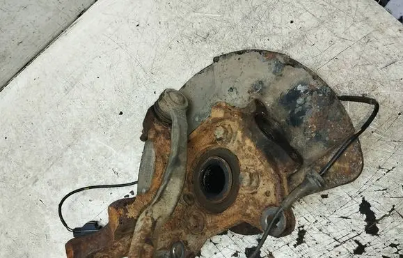 Volvo XC90 Front wheel hub spindle knuckle