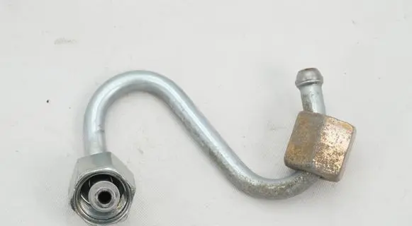 Skoda Octavia Mk2 (1Z) Fuel injector supply line/pipe 03L301T