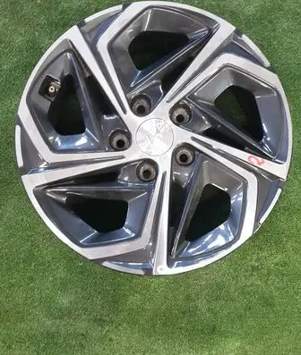 R16 alloy rim