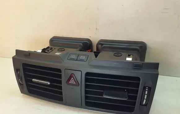 Mercedes-Benz C W204 Dash center air vent grill A2048307454 8164701 745472A17