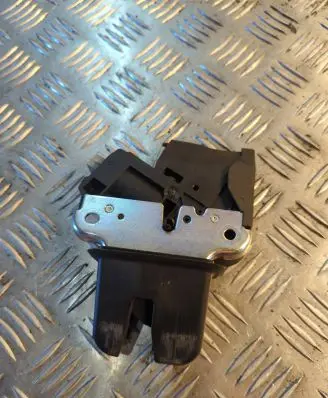 Audi A8 S8 D3 4E Tailgate/trunk/boot lock/catch/latch 4F5827505D