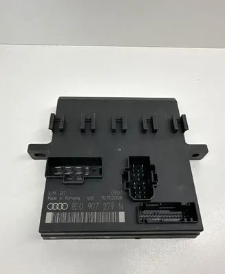Audi A4 S4 B7 8E 8H Comfort/convenience module 8E0907279N