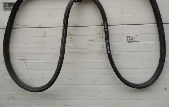 KIA Sorento Trunk rubber seal (body) 