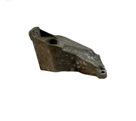 Volkswagen PASSAT B5.5 Engine mounting bracket 8D0199307P