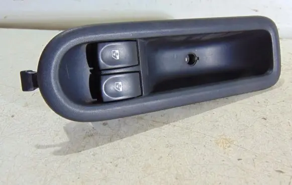 Renault Twingo II Quarter vent window switch 