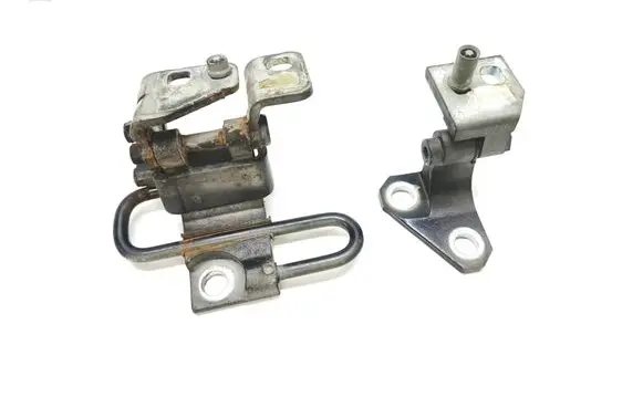 Volkswagen Golf Plus Front door hinge set 1K0831412P A046572