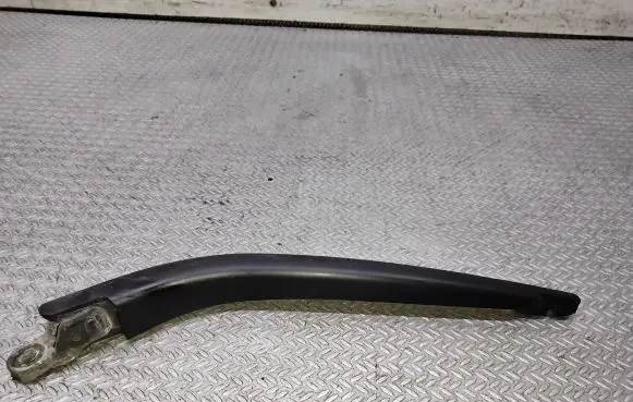 Mitsubishi Colt Rear wiper blade arm
