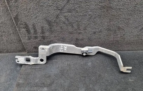 Audi A6 C7 Fender mounting bracket 4G0807591B