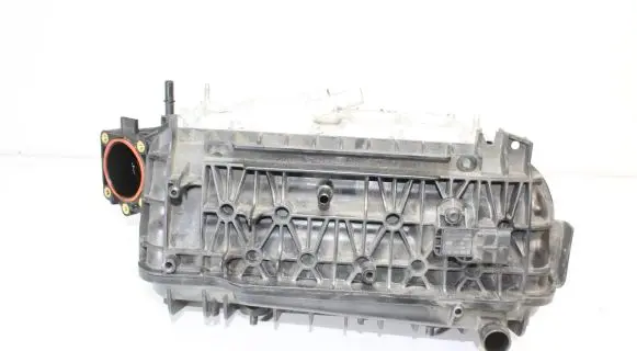 Ford Fusion Intake manifold DS7G9L440BE