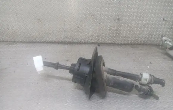 Volvo C30 Clutch master cylinder 3M517A543AF