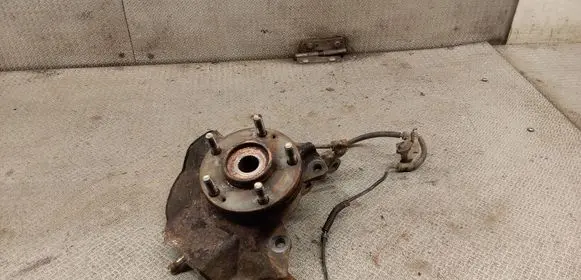 KIA Carens II Front wheel hub spindle knuckle 
