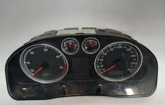 Volkswagen PASSAT B5.5 Speedometer (instrument cluster) 3B0920805A