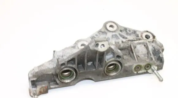 Chrysler 300C EGR valve cooler bracket 90513247G