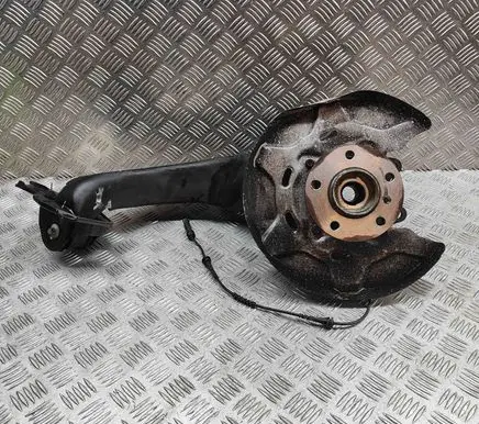 BMW X2 F39 Rear wheel hub 6898964