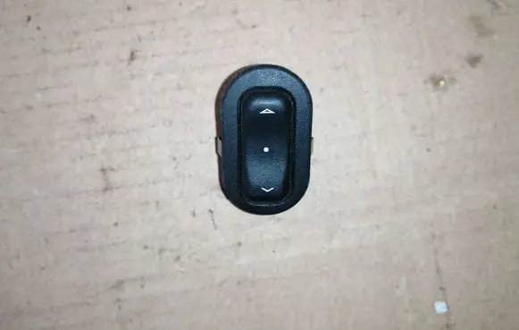 Opel Zafira A Electric window control switch 13363100